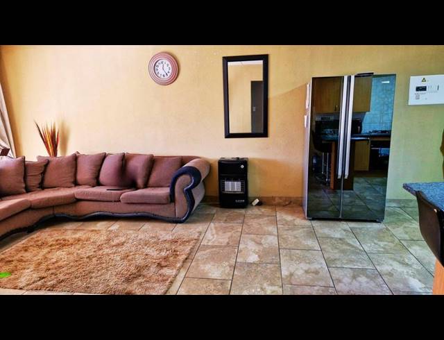 2 BEDROOM HOUSE FOR SALE IN GROBLERPARK